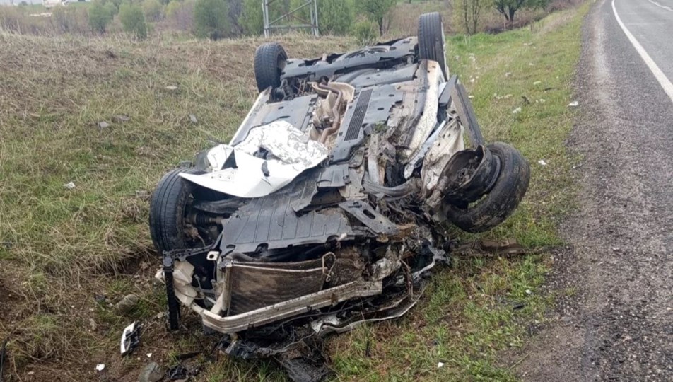 Yola fırlayan domuz kazaya neden oldu: Bir ölü, altı yaralı