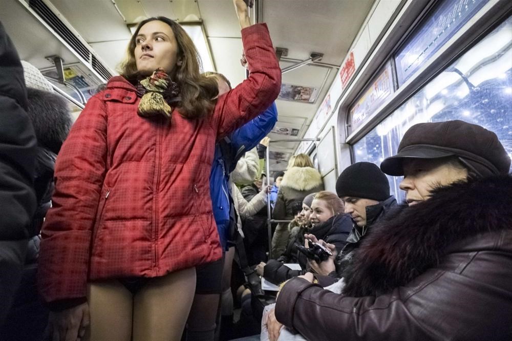 Девушка В Вибратором В Метро
