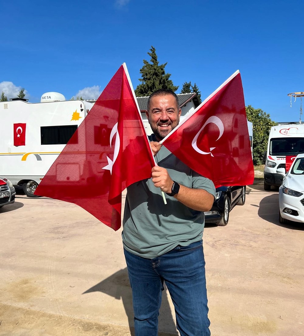 Ünlülerden 29 Ekim Cumhuriyet Bayramı ve Cumhuriyet’in 100. yılı kutlama mesajları 2 Ünlülerden 29 Ekim Cumhuriyet Bayramı ve Cumhuriyet'in 100. yılı kutlama mesajları - 1