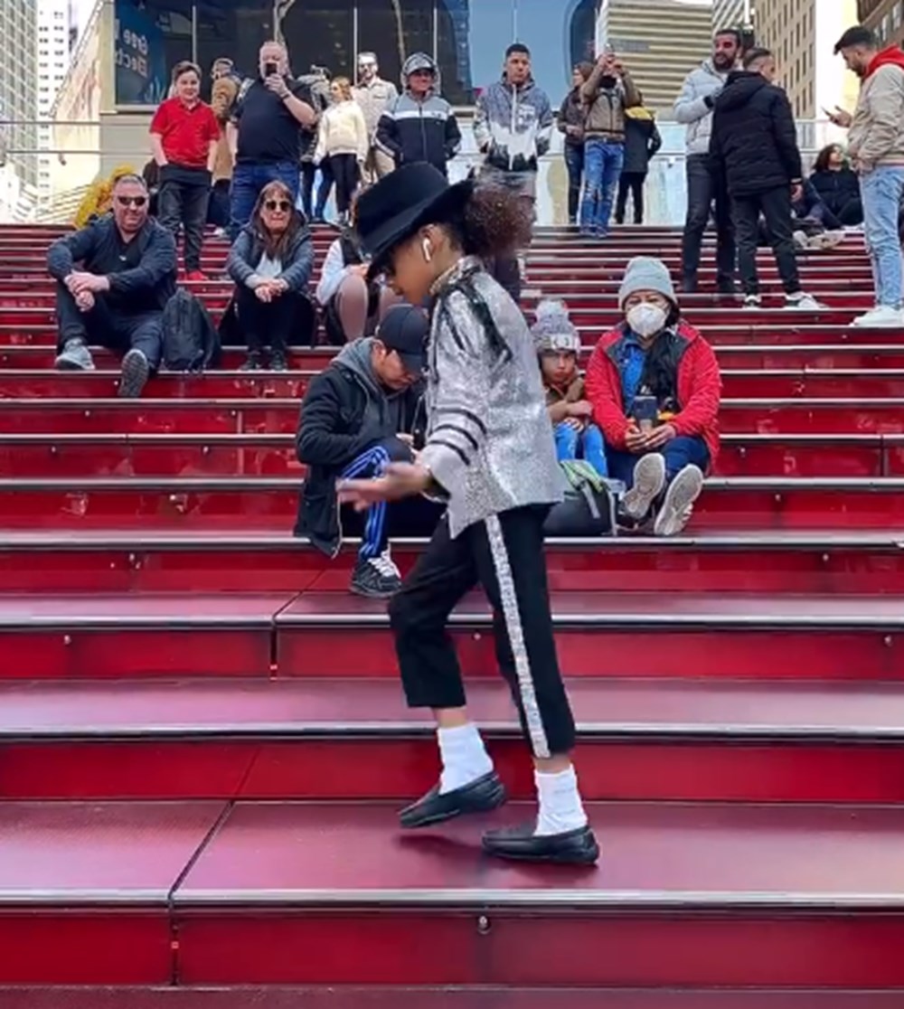 Michael Jackson’ın çocukluğunu canlandıracak oyuncu seçildi 4 Michael Jackson'ın çocukluğunu canlandıracak oyuncu seçildi - 3