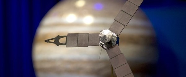 NASA'nın uzay aracı Juno Jüpiter’in yörüngesine yerleşti
