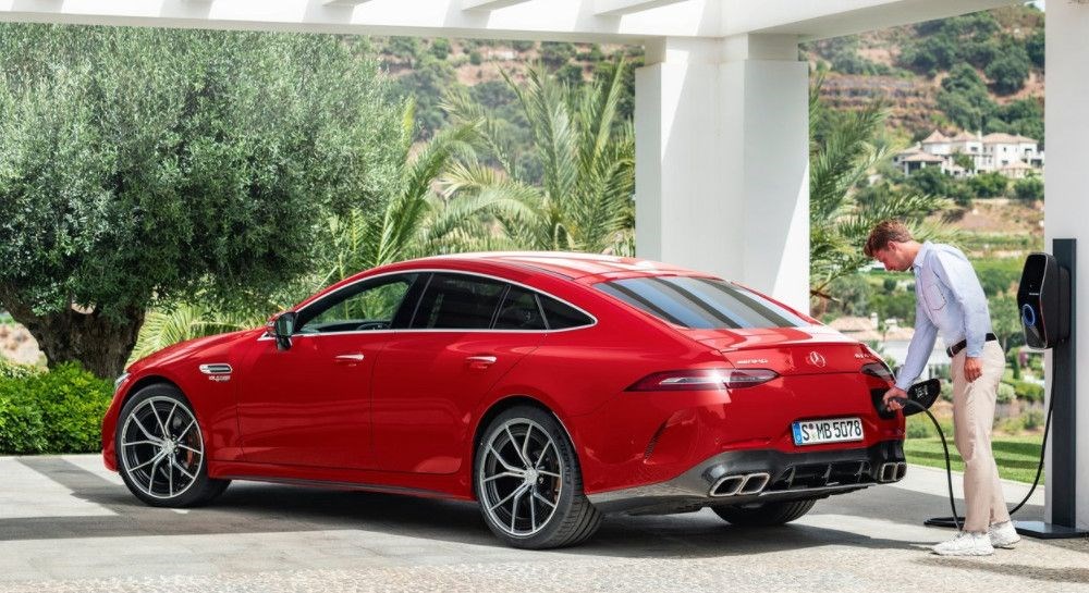 Mercedes en güçlü AMG'yi tanıttı: 842 beygirlik hibrit - 5