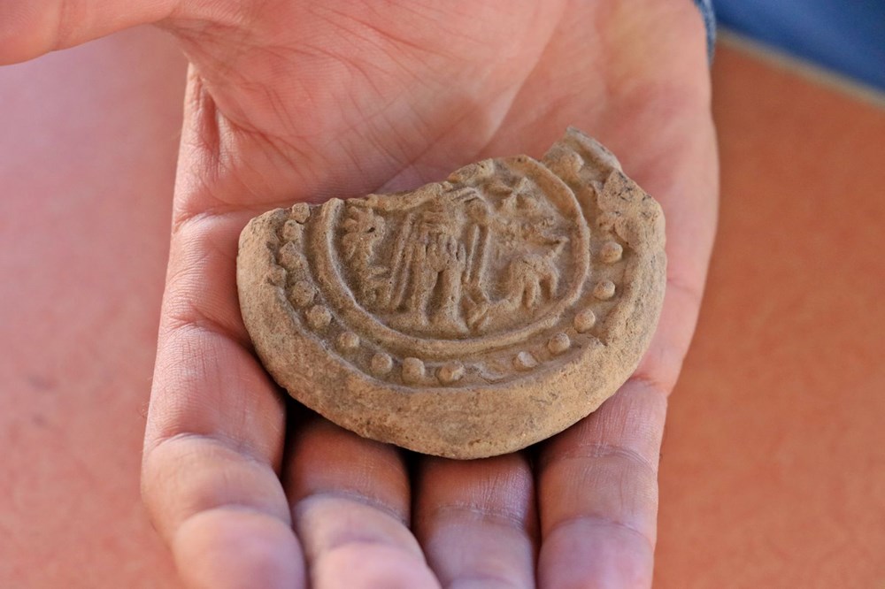 Dara Antik Kenti'nde Aziz Menas'ın figürü olan 1400 yıllık ampulla bulundu - 4