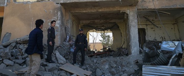 afganistan sivil saldırı040317.jpg