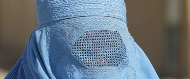 isviçre burka peçe yasak280916.jpg