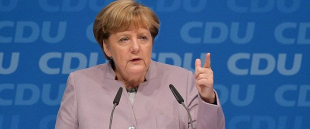 merkel sığınma301116 .jpg