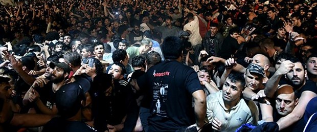 arjantin rock konser izdiham130317.jpg