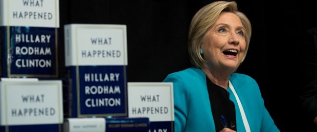 Clinton başkan seçilmemesinden FBI'yı sorumlu tuttu Clinton başkan seçilmemesinden FBI'yı sorumlu tuttu