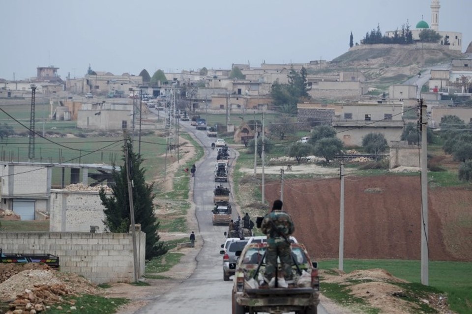 El Kaide'nin Suriye kolu El Nusra Cephesi'nin Suriye'de 5-10 bin militanı olduğu belirtiliyor. Örgüt İdlib ve Deyrizor kentlerinde üstlenmiş durumda.
