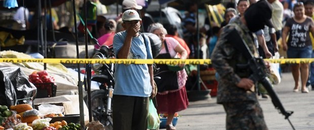 el salvador çete160317.jpg