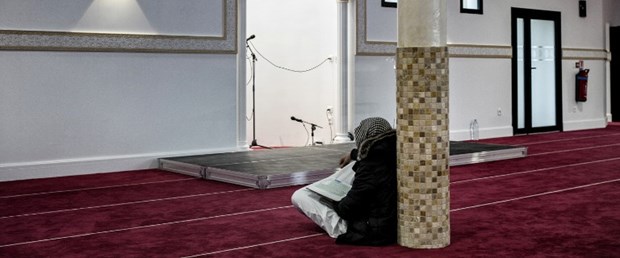 fransa ohal cami kapatma060417.jpg