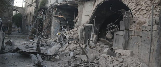 Esad rejimi Halep'te 2 hastane vurdu