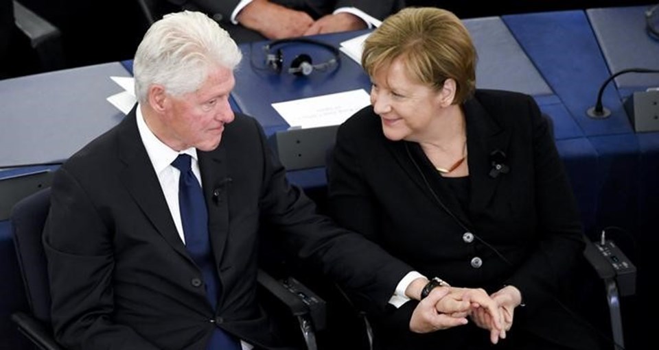 Merkel ve Clinton törende konuşma yaptı
