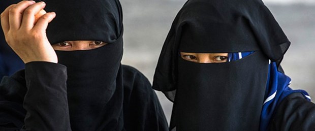 hollanda burka peçe yasak231116.jpg