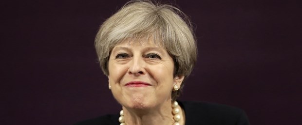 ingiltere theresa may seçim gözyaşı130717.jpg