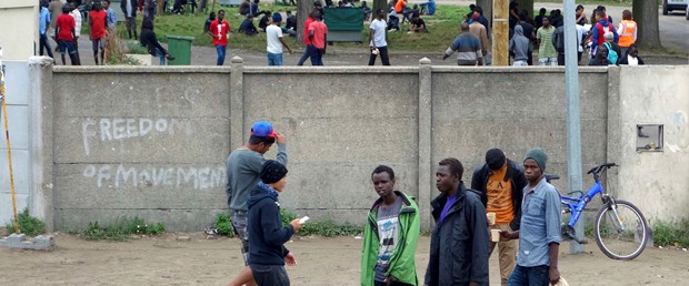 2016-09-06T172527Z_185065794_LR1EC961CE2F7_RTRMADP_3_EUROPE-MIGRANTS-CALAIS.JPG