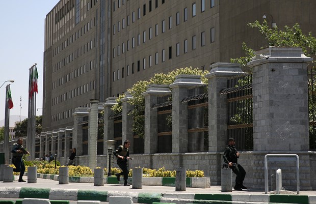 iran meclisi ile ilgili görsel sonucu