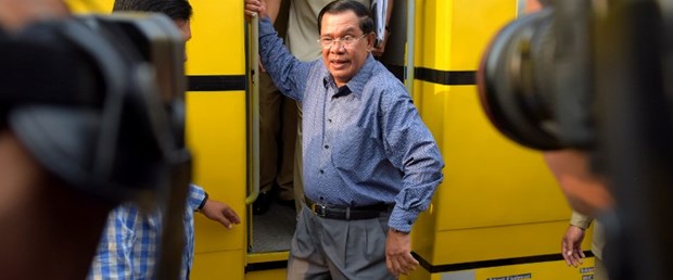 kamboçya hun sen başbakan onur unvanı120516.jpg