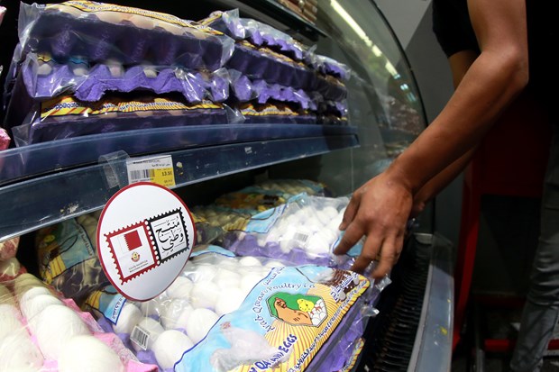 Uygulanan siyasi ve ekonomik ambargo sonrası Katar'a, Türkiye'den gıda ürünü almaya başladı. Türkiye'den giden ürünler Katar marketlerinde büyük ilgi görüyor. ,hgaJXegeRk-N0phkqU_Z3Q