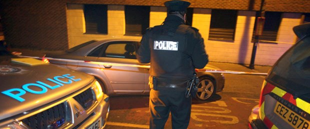 Kuzey İrlanda'da 8 yıl sonra polise saldırı