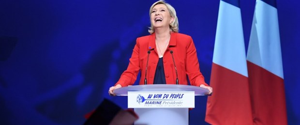 le pen avrupa bayrağı yasak190417.jpg