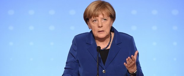 merkel-suriye-askeri041015.jpg