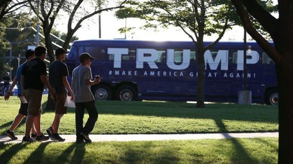 Başkanlık için kıyasıya bir yarışa giren Trump'ın Iowa eyaletindeki seçim bölgesinde hizmet veren otobüs yaklaşık 100 bölgeyi ziyaret etti.
