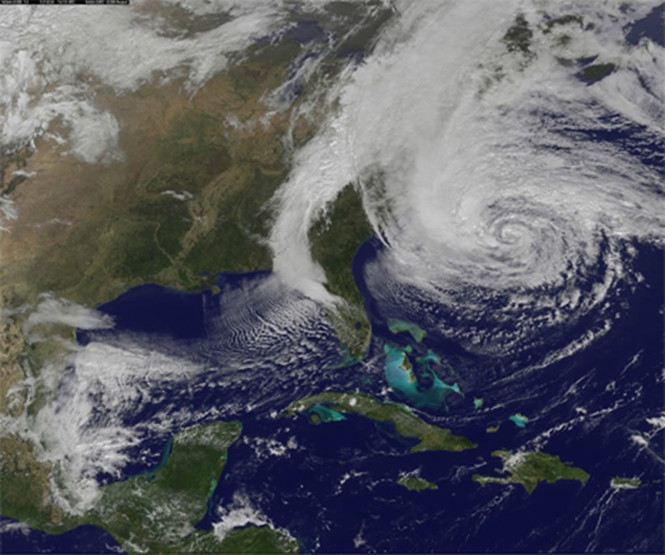 NASA'nın yayımladığı fotoğraf, Sandy'nin etkilediği alanı net bir şekilde gözler önüne seriyor.