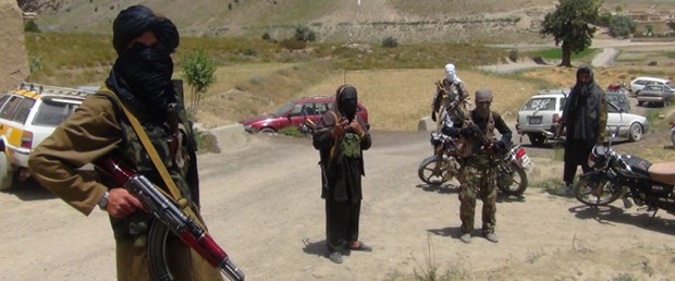 taliban afgan polis infaz220717.jpg