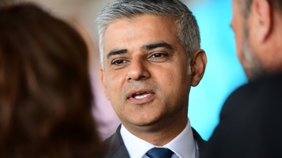 Londra Belediye Başkanı Sadık Han, "Trump seçilirse inancım yüzünden oraya gidişim engellenecek" şeklinde konuşmuştu.