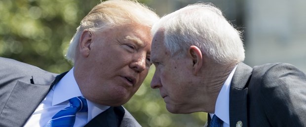 adalet bakanı jeff sessions trump120617.jpg