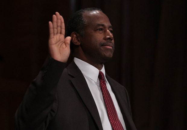KONUT VE KENTSEL GELİŞİM BAKANI BEN CARSON