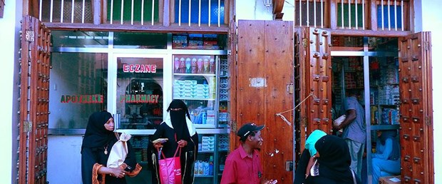 zanzibar izmir eczanesi.jpg
