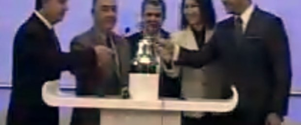 Beyaz ve Demet Akbağ 'gong' çaldı