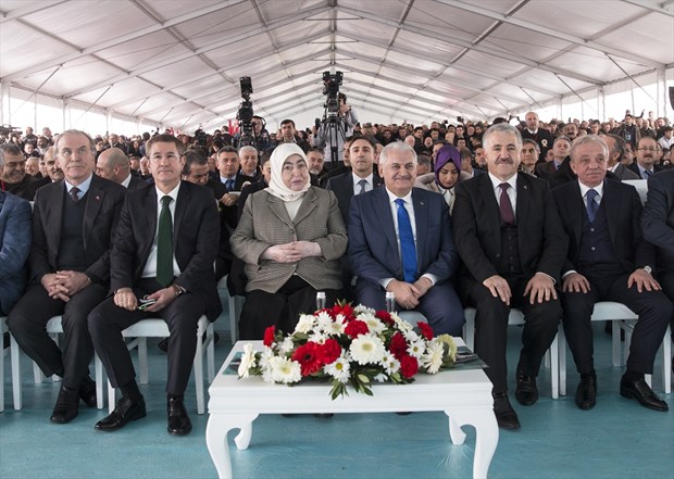 Ilgazcalı 15 Temmuz İstiklal Tüneli bugün açıldı. Tünel, yaklaşık 35 dakikada aşılan Ilgaz Dağı yolunu geçiş süresini 8 dakikaya düşürecek. ,0T2o-l1ebEeMESjkSTCp1w