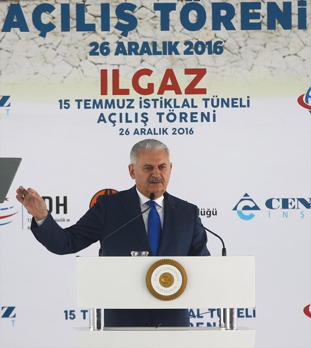 Ilgazcalı 15 Temmuz İstiklal Tüneli bugün açıldı. Tünel, yaklaşık 35 dakikada aşılan Ilgaz Dağı yolunu geçiş süresini 8 dakikaya düşürecek. ,Zay3nMcUEE2CaNbAqzIrBQ