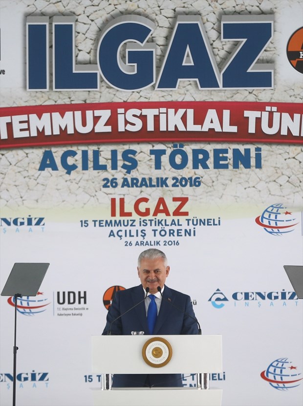 Ilgazcalı 15 Temmuz İstiklal Tüneli bugün açıldı. Tünel, yaklaşık 35 dakikada aşılan Ilgaz Dağı yolunu geçiş süresini 8 dakikaya düşürecek. ,dN0jvikgb0K4M-4ScsuPow