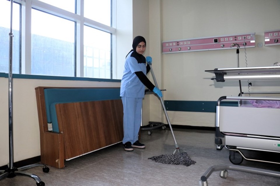 Temizlik personeli olarak çalıştığı üniversitenin tıp fakültesini kazandı - 3