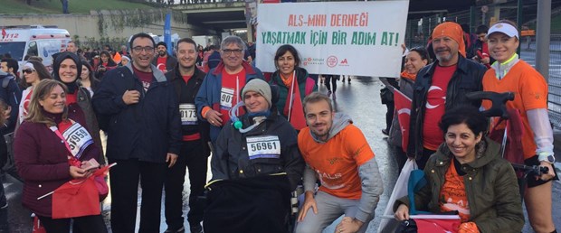 Bursasporlu Kaleci Mert Günok, ALS hastaları için koştu.jpg