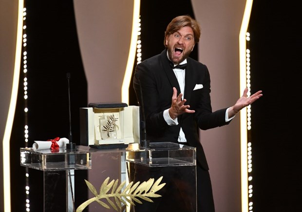 70. Cannes Film Festivali'inde Dikkat Çeken Kırmızı Halı Elbiseleri Cannes Film Festivali Ünlülerin Makyajı Cannes Film Festivali Elbiseleri Cannes Film Festivali 70. Cannes Film Festivali 70. Cannes Film Festivali'inde Dikkat Çeken Kırmızı Halı Elbiseleri
