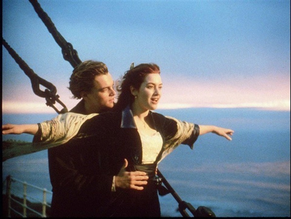 Batan Titanik gemisinde yaşanan aşkı konu edinen 1997 yapımı 'Titanic' filminde Leonardo DiCaprio ve Kate Winslet başrollerde yer aldı.