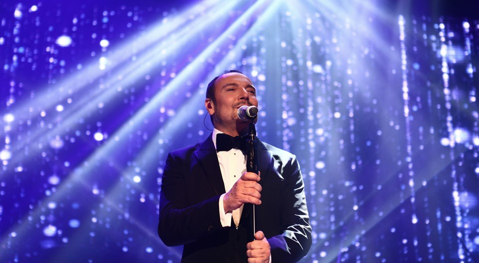 BGM yetkililerinden Cenk Eren’in bu yıl Demet Akalın ve Volkan Konak’la birlikte BGM’de en çok ilgi gören sanatçı olduğunu öğrendim.
