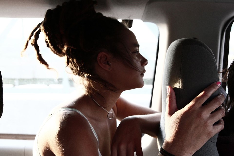 Filmin oyuncu kadrosunda Sasha Lane, Shia LaBeouf, Riley Keough, Arielle Holmes gibi isimler yer alıyor.