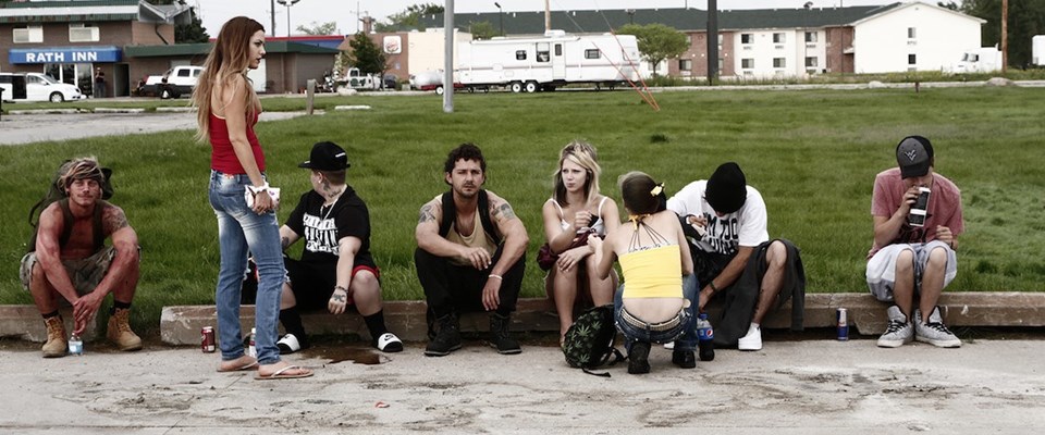 Adını Lady Antebellum’un aynı adlı şarkısından alan “American Honey”i, 55 yaşındaki Andrea Arnold yönetti.