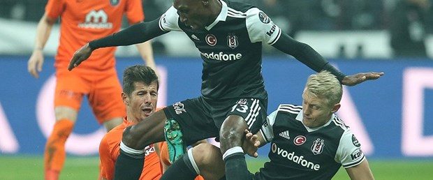 EMRE BELÖZOĞLU.jpg