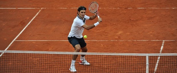 Federer elendi