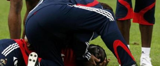 Gomis yine korkuttu