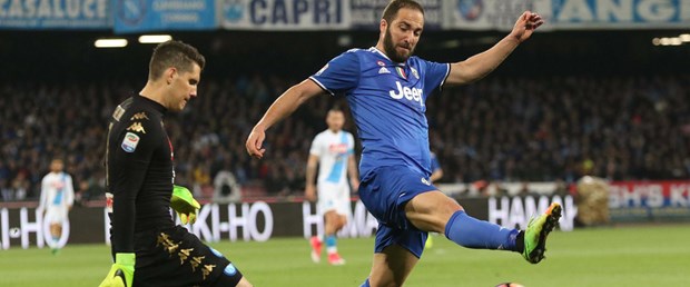 higuain juventus.jpg