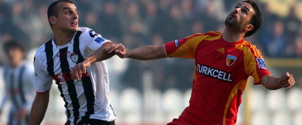 Kayserispor zirveye göz kırptı