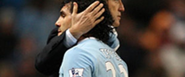 Mancini'den Tevez'e rest